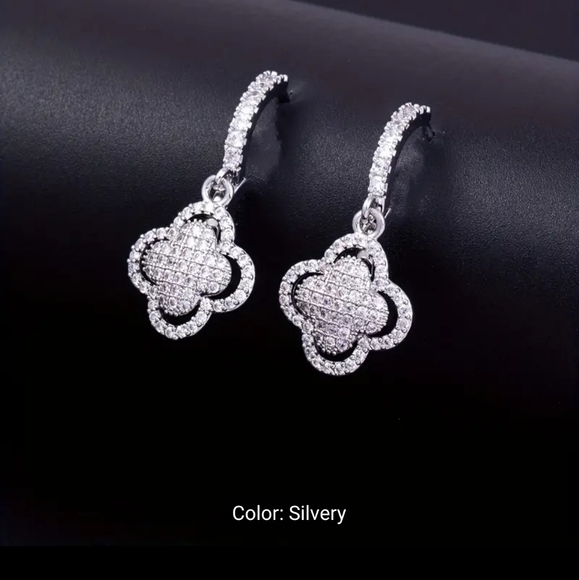 Jewelry - 🍀🍀NEW🍀🍀 EXQUISITE!! CZ Clover Dangle Earrings in SILVER Plating